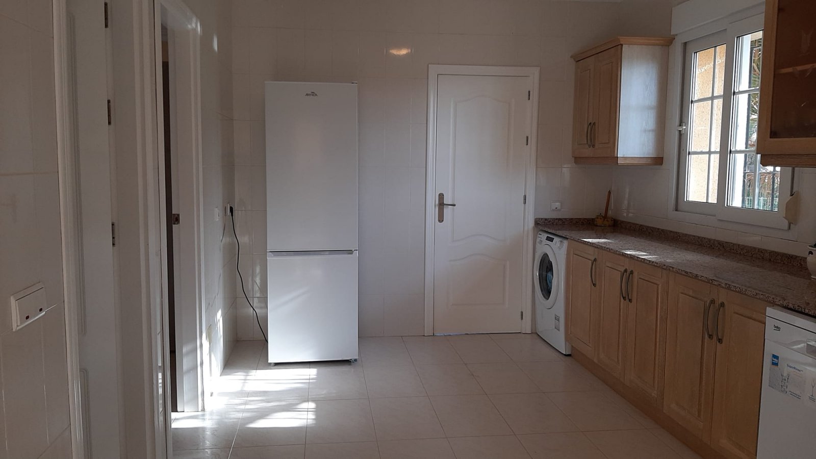 In der charmanten Stadt San Javier gelegen, bietet dieses Reihenhaus ein einzigartiges Wohnerlebnis mit Meerblick. Es wurde für diejenigen entworfen,