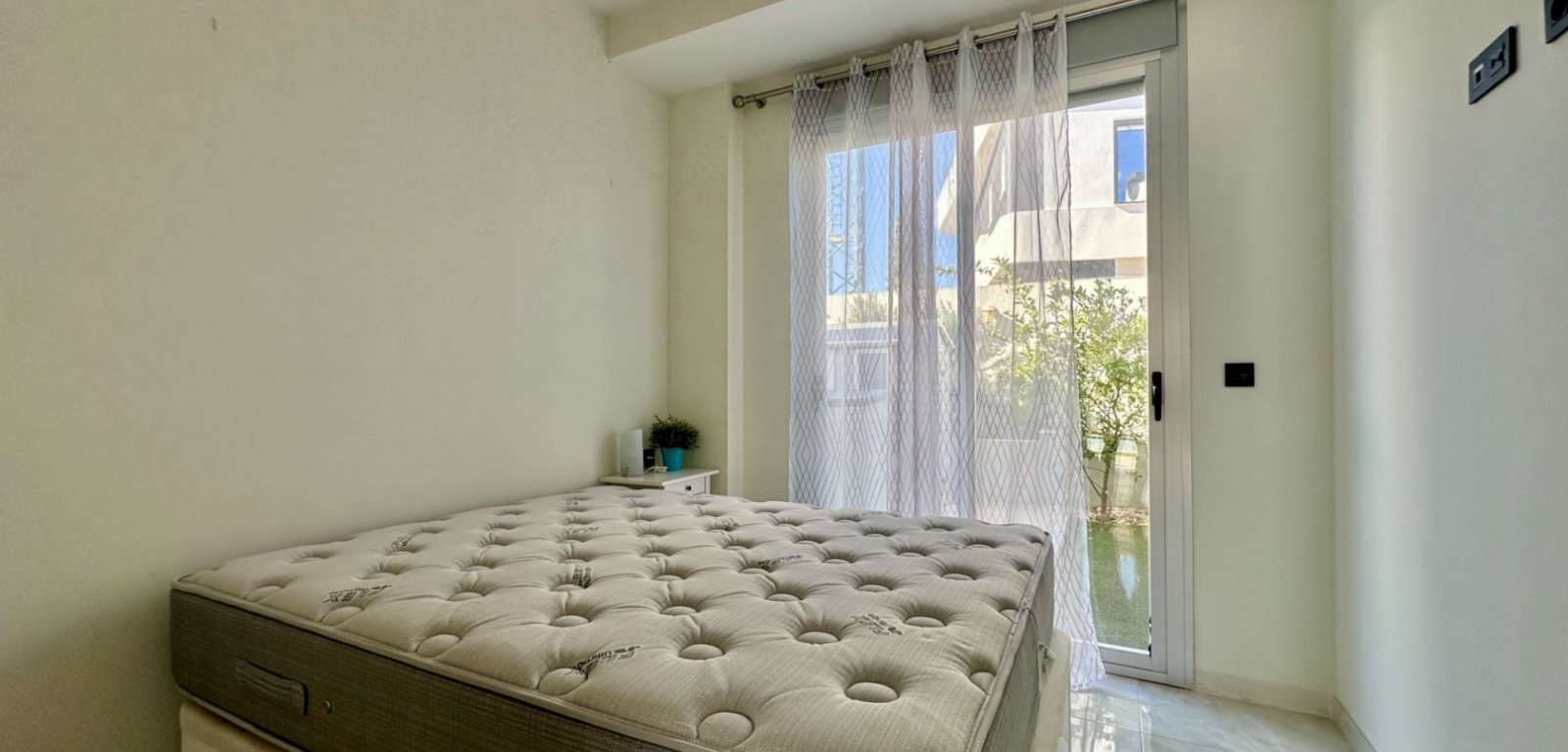 


Entdecken Sie dieses gepflegte freistehende Haus in der begehrten Gegend Lomas de Cabo Roig /