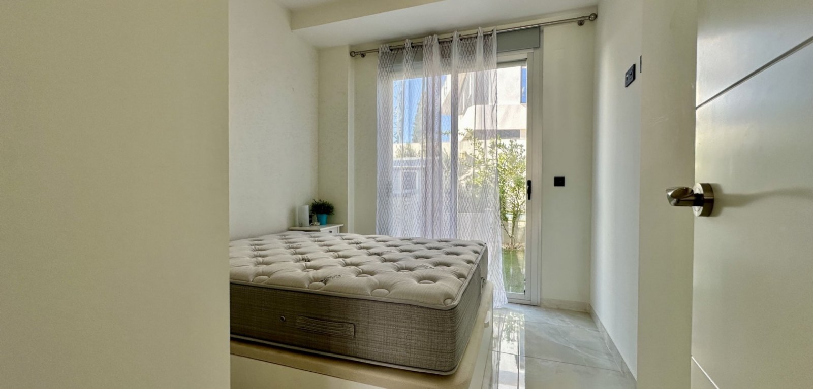 


Entdecken Sie dieses gepflegte freistehende Haus in der begehrten Gegend Lomas de Cabo Roig /