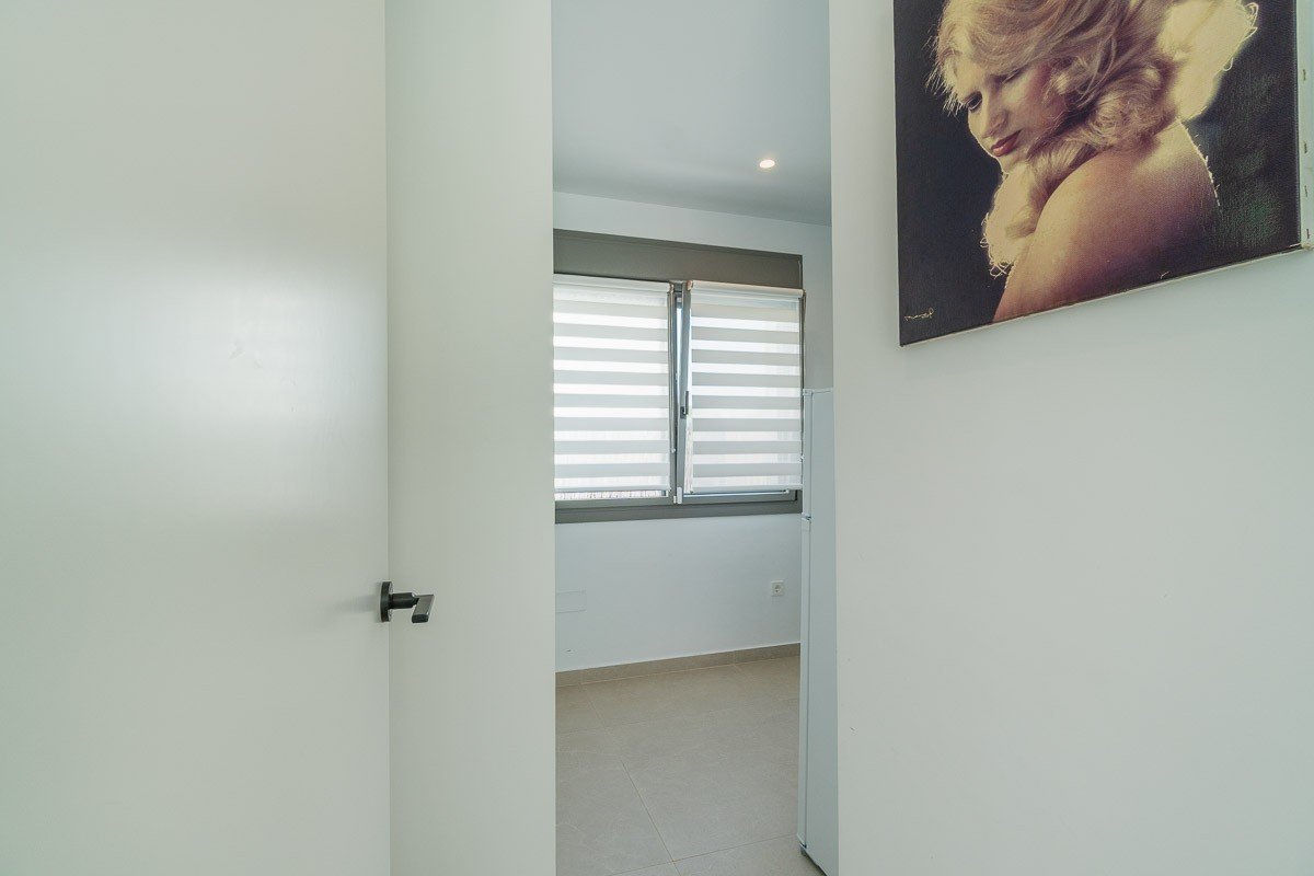 ✨ Modern Single-Storey Villa: Swimming Pool, Sea Views and Close to Zenia Boulevard Discover this delightful contemporary villa, ideally situated in