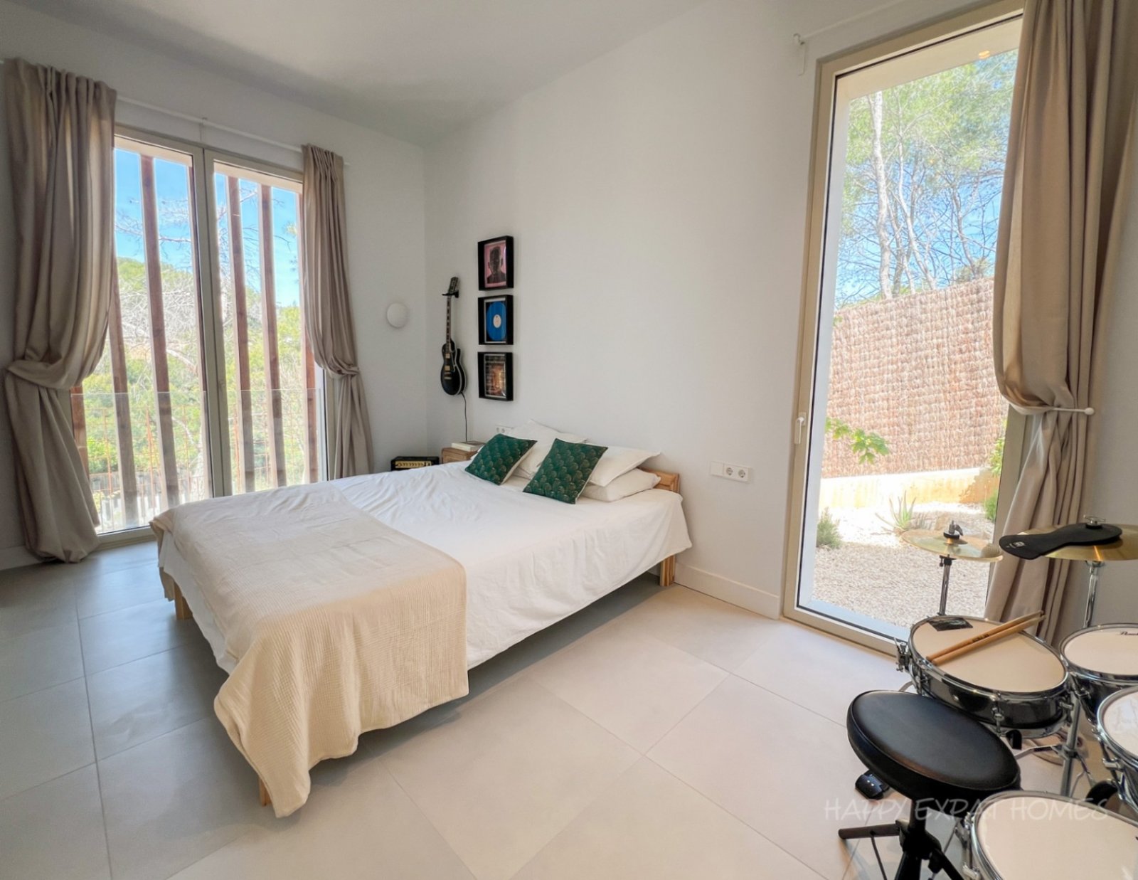 Zeitgenössische Öko-Villa: Wo Natur auf modernes Design trifftMas Alba – Ein nachhaltiges Refugium 5 Minuten von Sitges entfernt Erleben Sie ein Z
