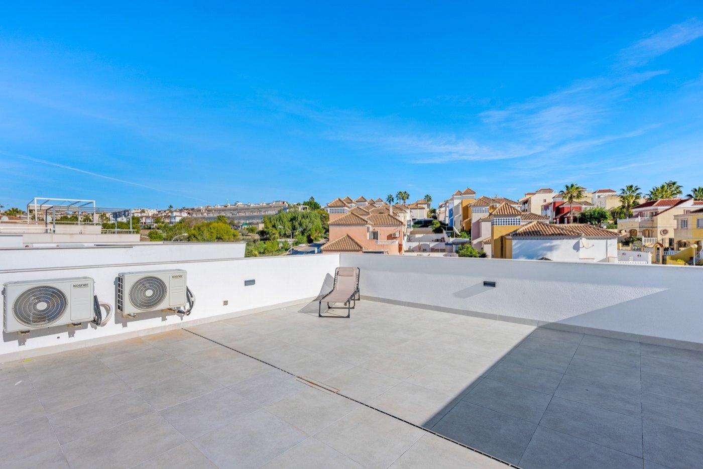 Located in Blue Lagoon, within walking distance of all amenities, is this beautiful villa, originally a show house for the project. This is immediat