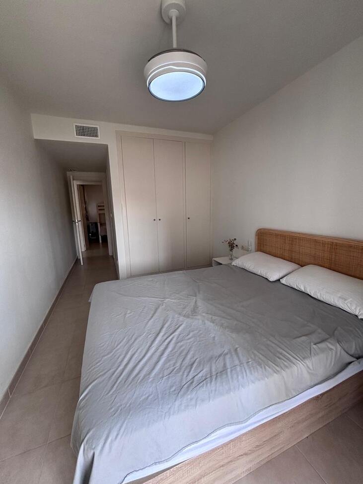 Beautifully presented throughout, this spacious 2-bedroom, 2-bathroom ground floor apartment offers comfortable, modern living with fantastic outdoo