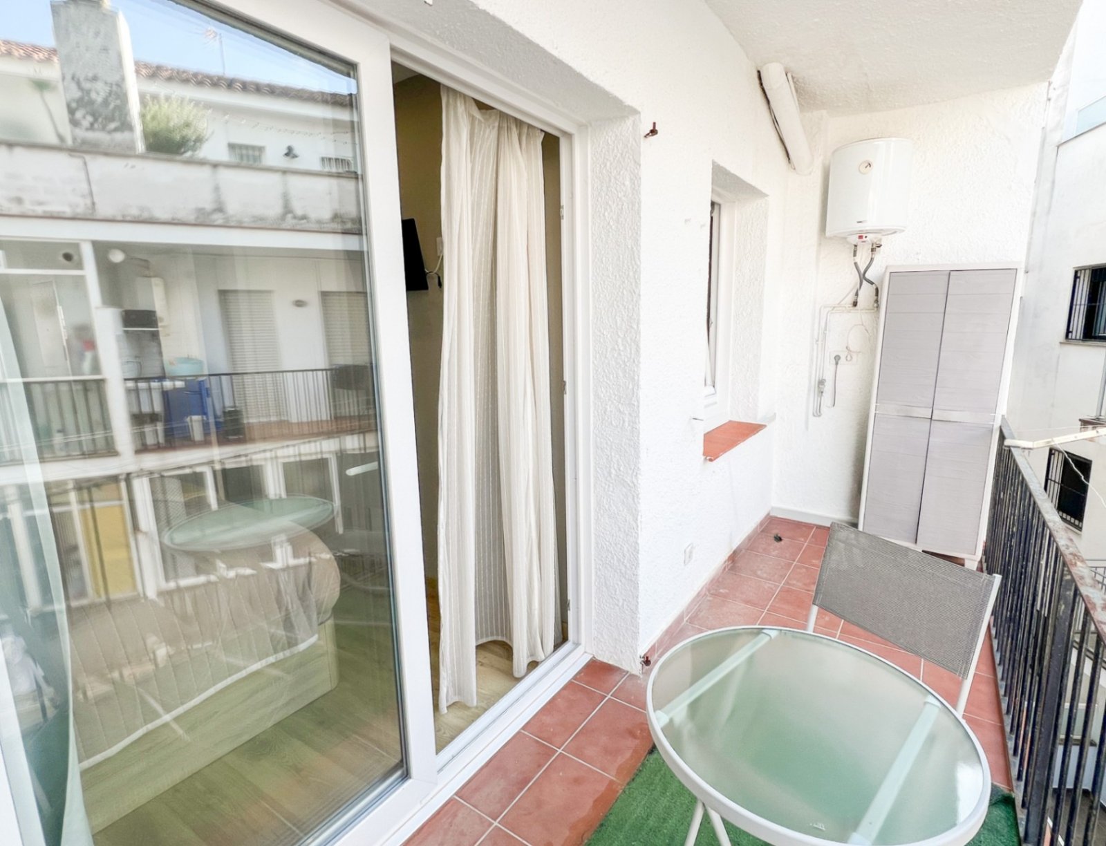Charmante renovierte Wohnung zum Verkauf im Herzen von Sitges Schöne Wohnung zum Verkauf im Zentrum von Sitges, gelegen in einem Gebäude mit nur w