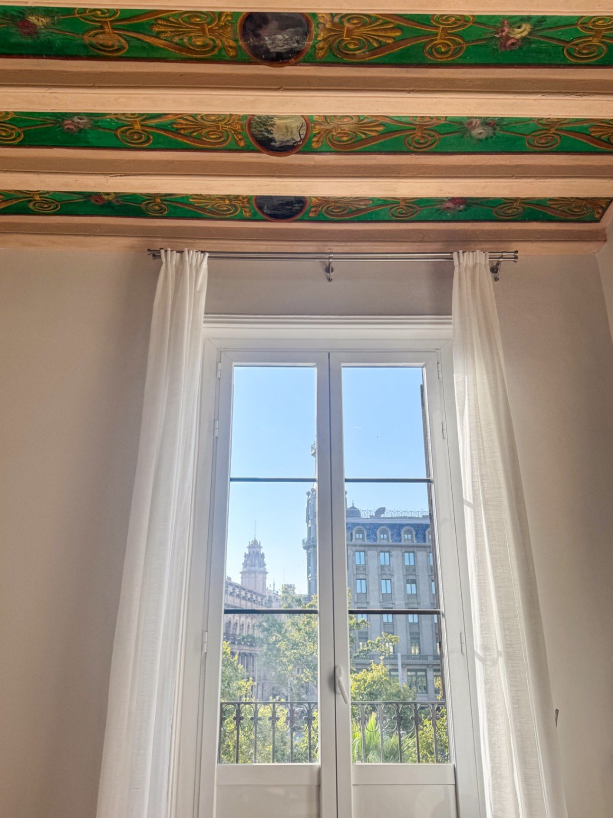 Einige Apartments könnten überall sein. BCN 1840 könnte nur in Barcelona sein. In einer außergewöhnlichen Lage im Herzen der Stadt, nur wenige Sch