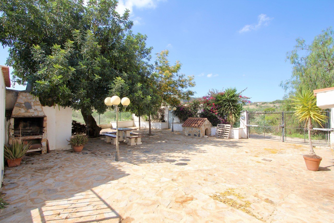 Spanish style country villa in Sucina with panoramic views.

Detached country villa on a plot of 683 m2 with off road par