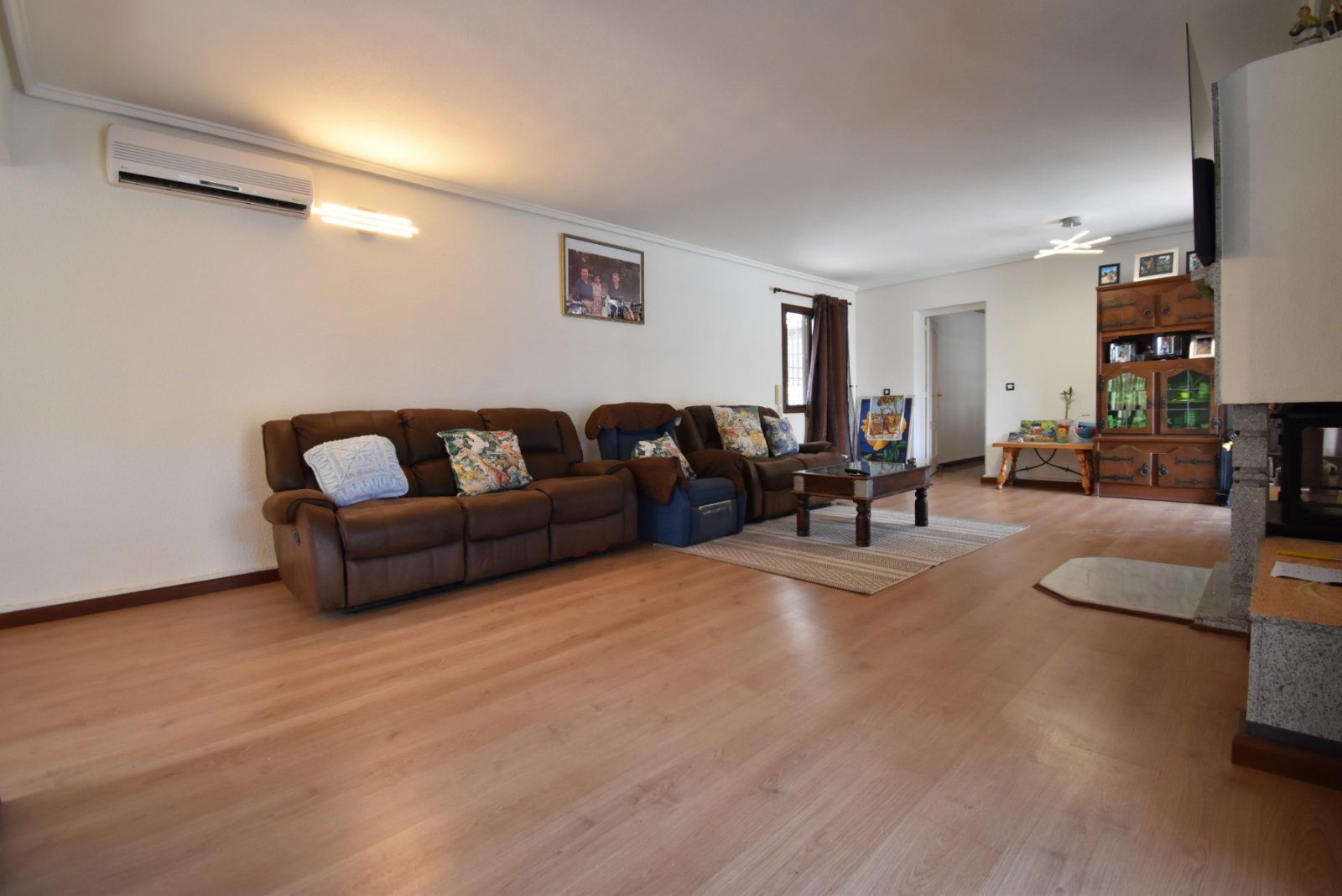 This South Facing, Absolutely Stunning, Four Bedroom, Detached Villa in Villamartin, is located just a couple of minutes drive from the Villamartin