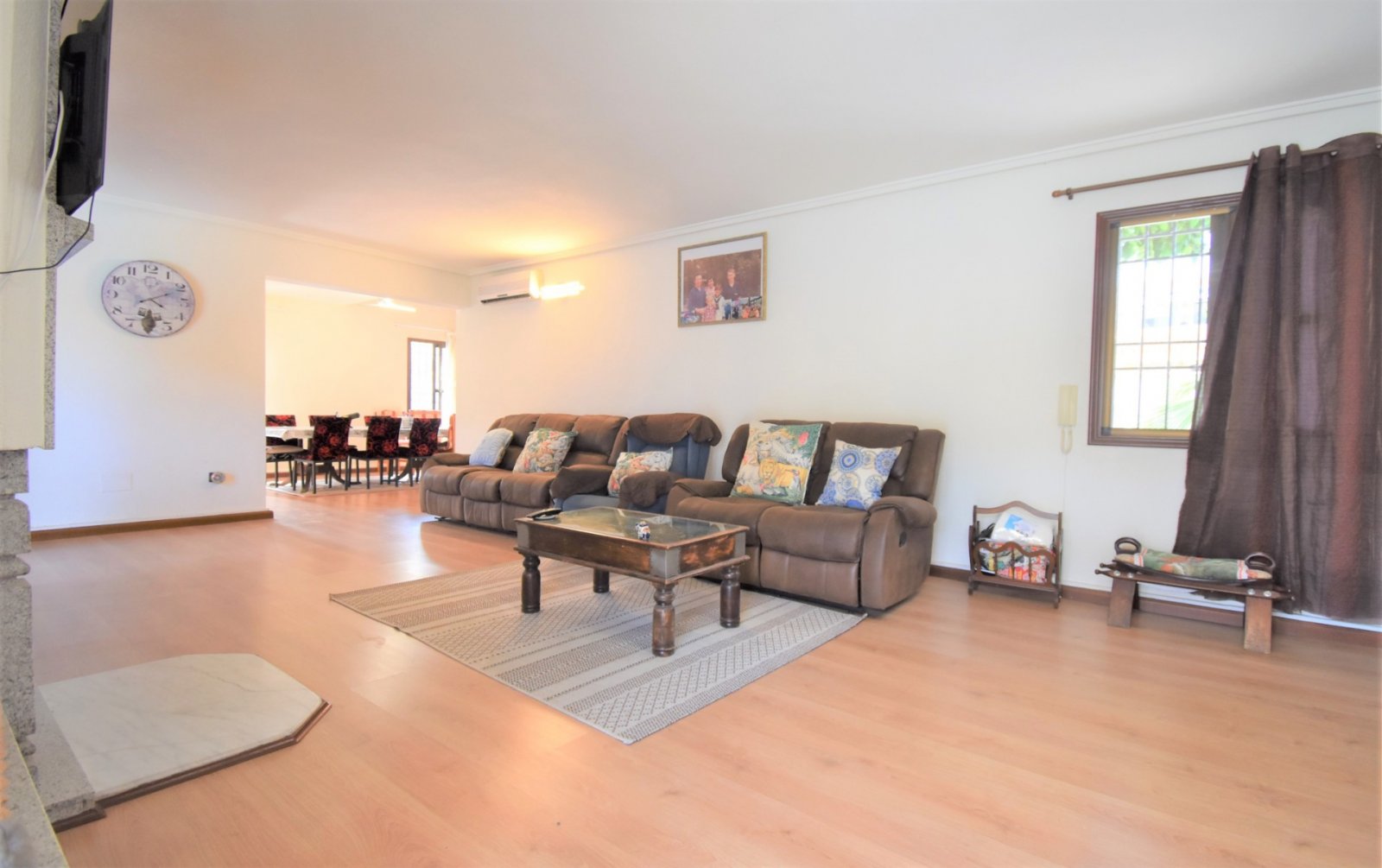 This South Facing, Absolutely Stunning, Four Bedroom, Detached Villa in Villamartin, is located just a couple of minutes drive from the Villamartin