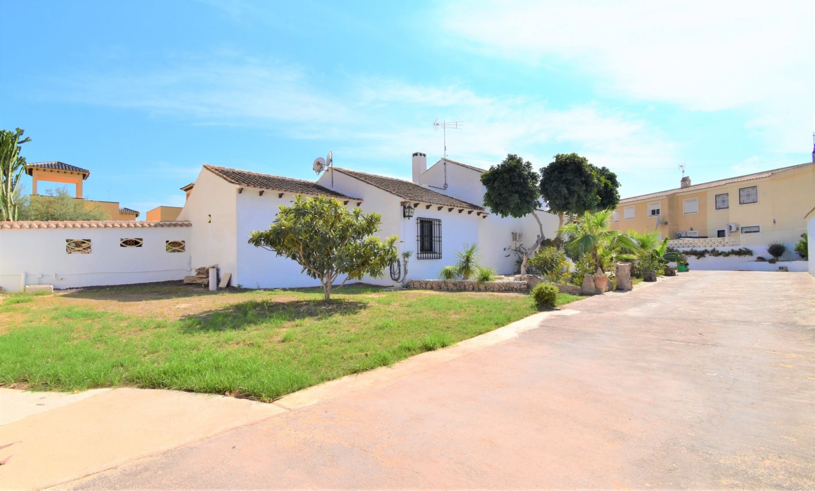 This South Facing, Absolutely Stunning, Four Bedroom, Detached Villa in Villamartin, is located just a couple of minutes drive from the Villamartin