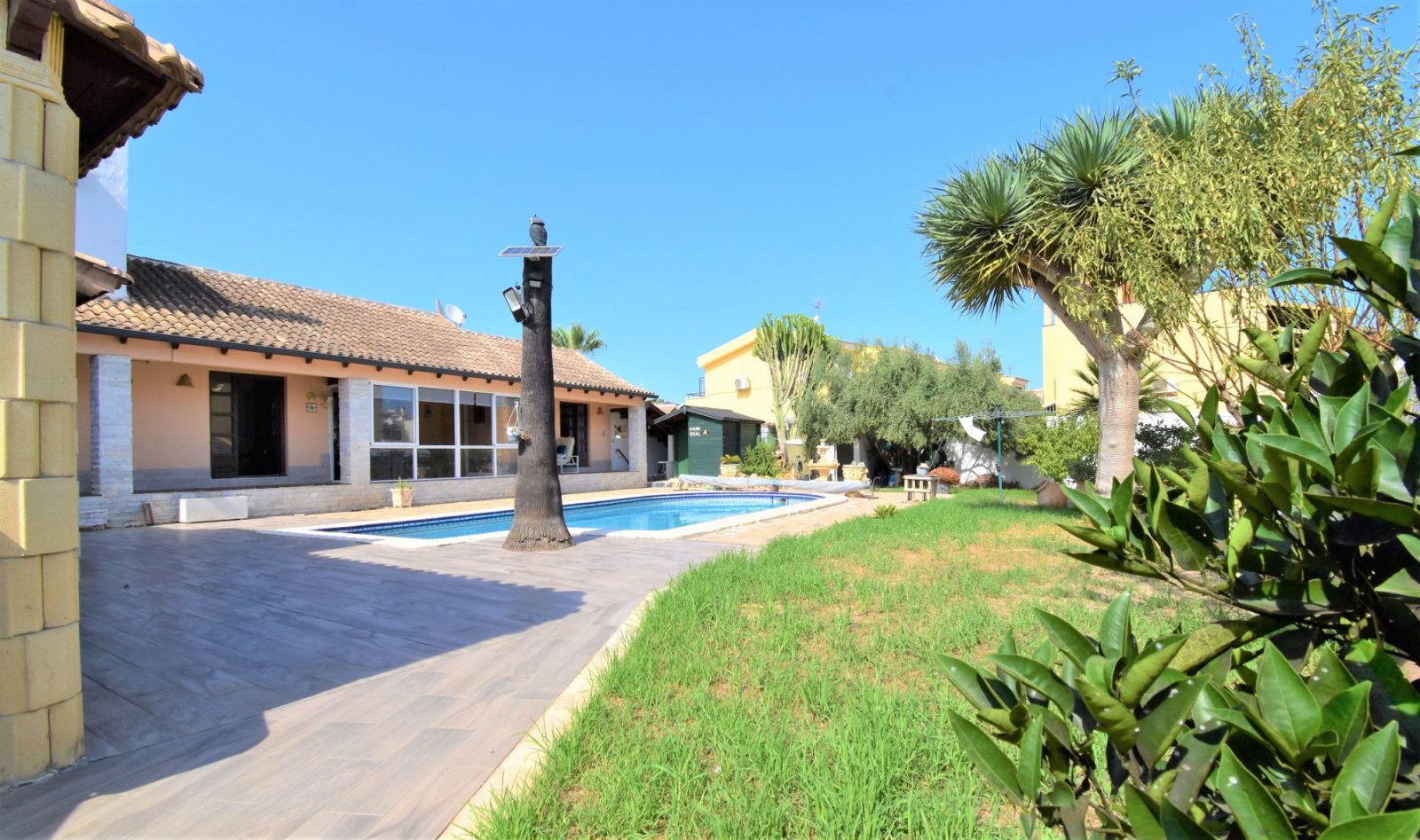 This South Facing, Absolutely Stunning, Four Bedroom, Detached Villa in Villamartin, is located just a couple of minutes drive from the Villamartin