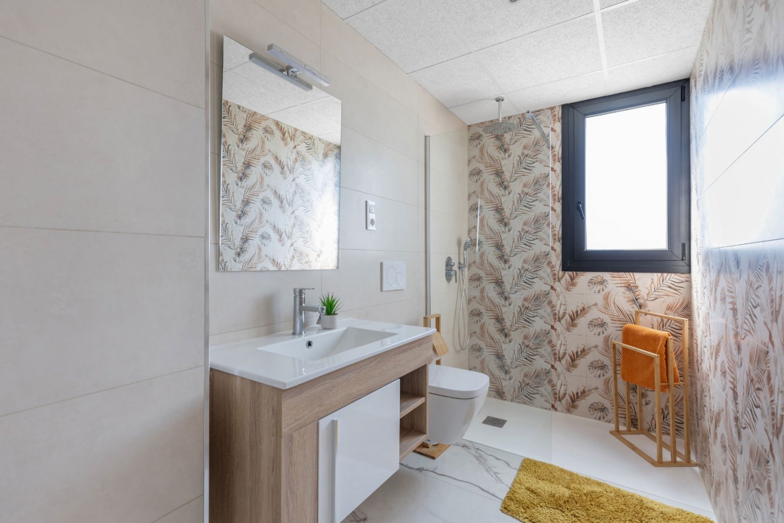 Penthouse apartment located in the prestigious and modern Amanecer Deluxe residential complex, in a quiet area known for its contemporary architectu