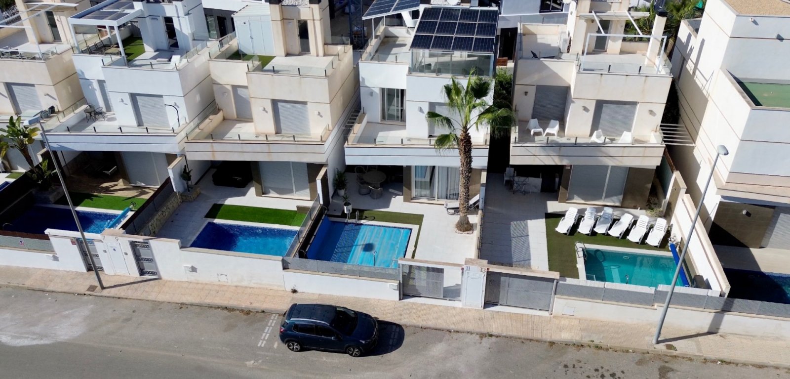 Orihuela Costa:  &amp;#13;&amp;#13;
Entdecken Sie dieses gepflegte freistehende Haus in der begehrten Gegend Lomas de Cabo Roig /  