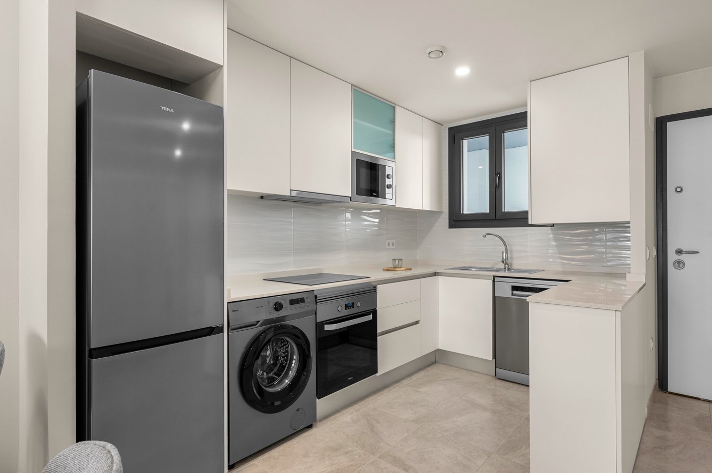 Exklusive, 2023 erbaute Wohnung im zweiten Stock der renommierten Wohnanlage Aire de TM – die perfekte Wahl für alle, die Komfort, Design und hohe Le
