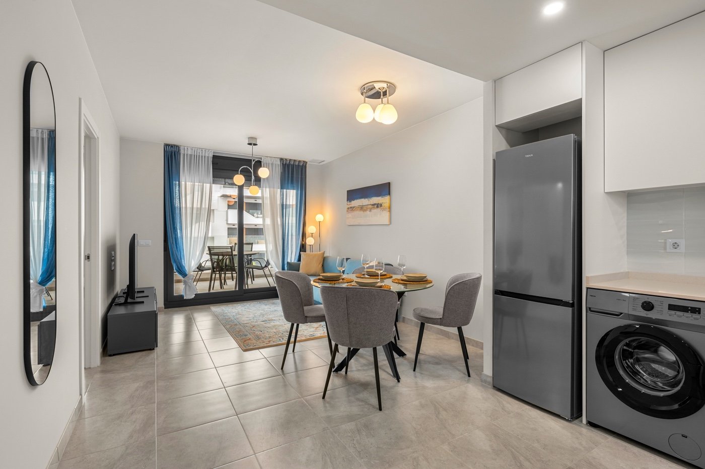 Exklusive, 2023 erbaute Wohnung im zweiten Stock der renommierten Wohnanlage Aire de TM – die perfekte Wahl für alle, die Komfort, Design und hohe Le