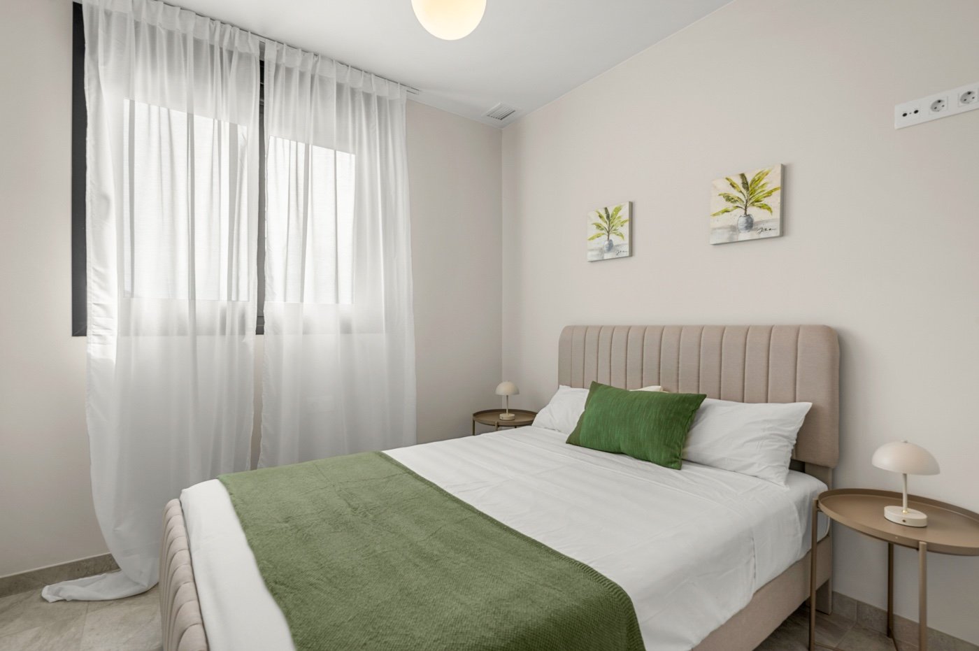 Exklusive, 2023 erbaute Wohnung im zweiten Stock der renommierten Wohnanlage Aire de TM – die perfekte Wahl für alle, die Komfort, Design und hohe Le