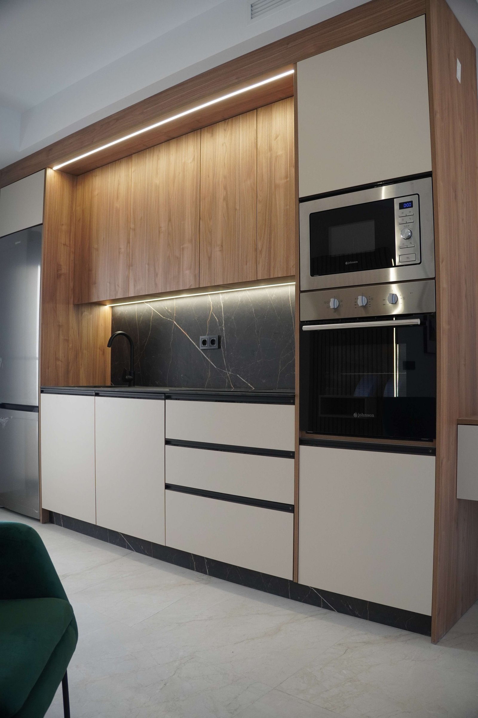Im charmanten Ort Pilar de la Horadada gelegen, bietet dieses exklusive Bungalow-Ensemble ein einzigartiges Wohnerlebnis. Mit nur sieben verfügbaren