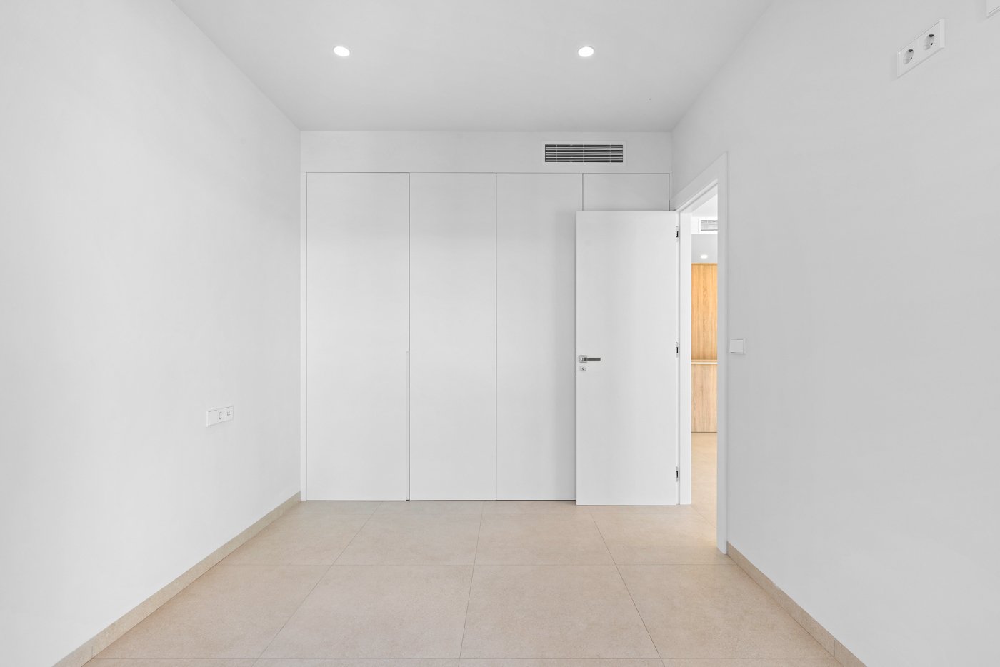 Diese exklusive Sammlung freistehender Chalets befindet sich in der charmanten Stadt San Javier und bietet ein einzigartiges Wohnerlebnis. Mit nur se