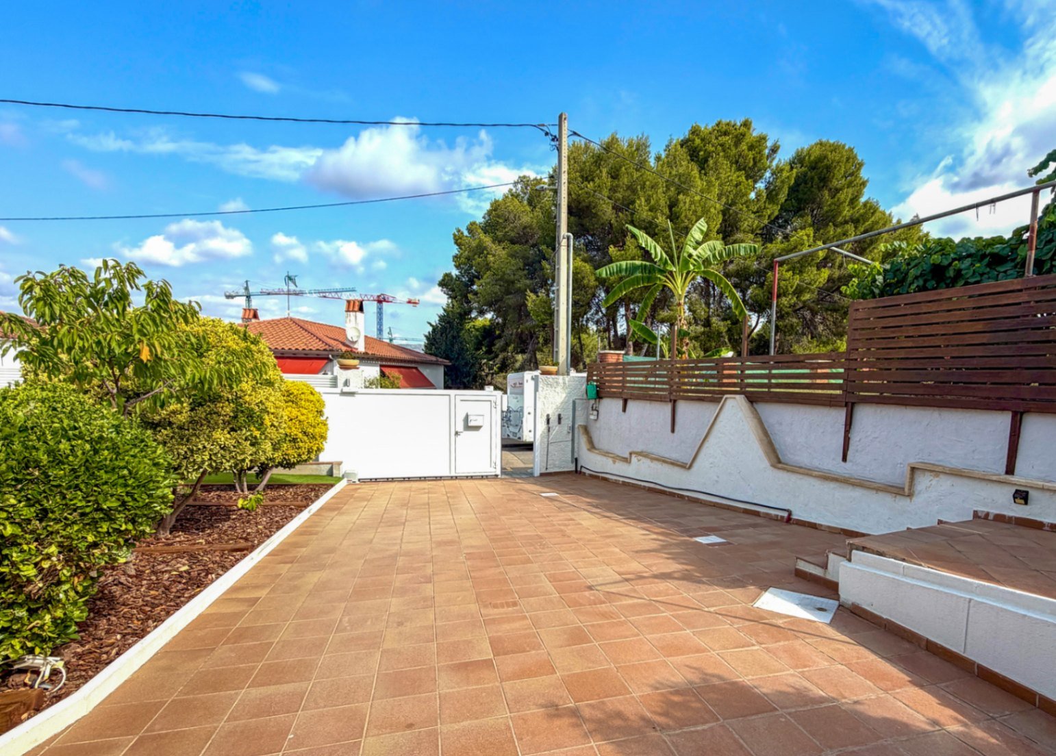 Atemberaubende Freistehende Villa mit Privatpool und Üppigem Garten in Mas den Serra Eingebettet in den ruhigsten und begehrtesten Teil des a