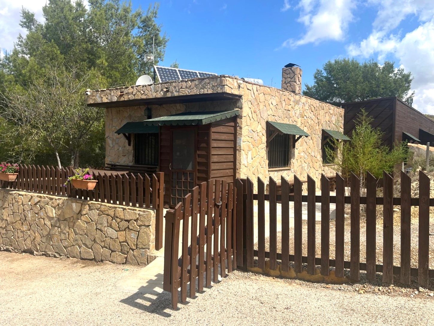  Willkommen im Glücklichen Wohnen in MurciaErleben Sie den Charme des Landlebens in diesem prächtigen Landhaus, das in der lebendigen Gegend Costa Bla