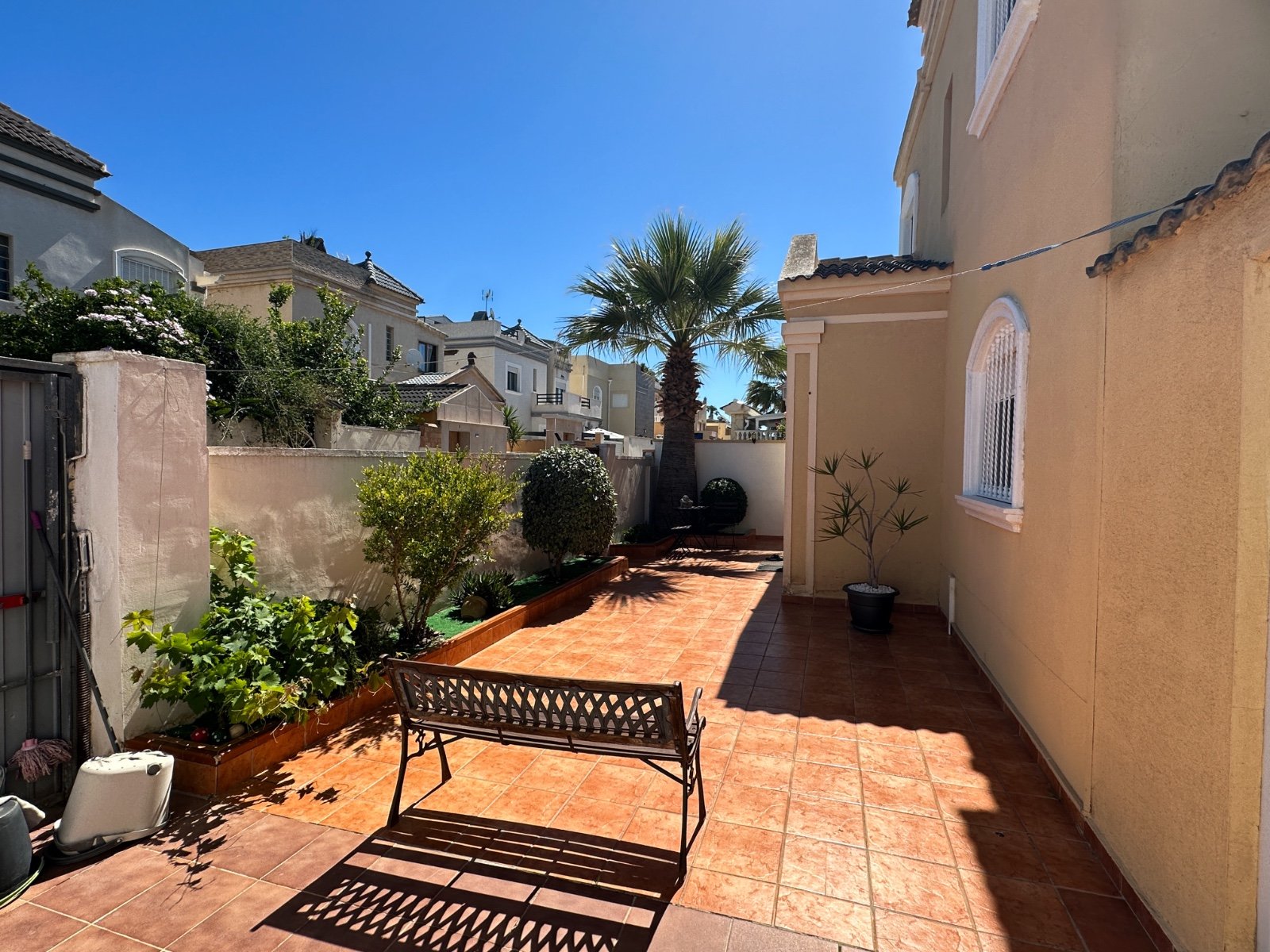 reistehende Villa mit 3 Schlafzimmern in Aguas Nuevas | Bestlage nahe La Purísima

Objektbeschreibung: Diese außergewöhnli