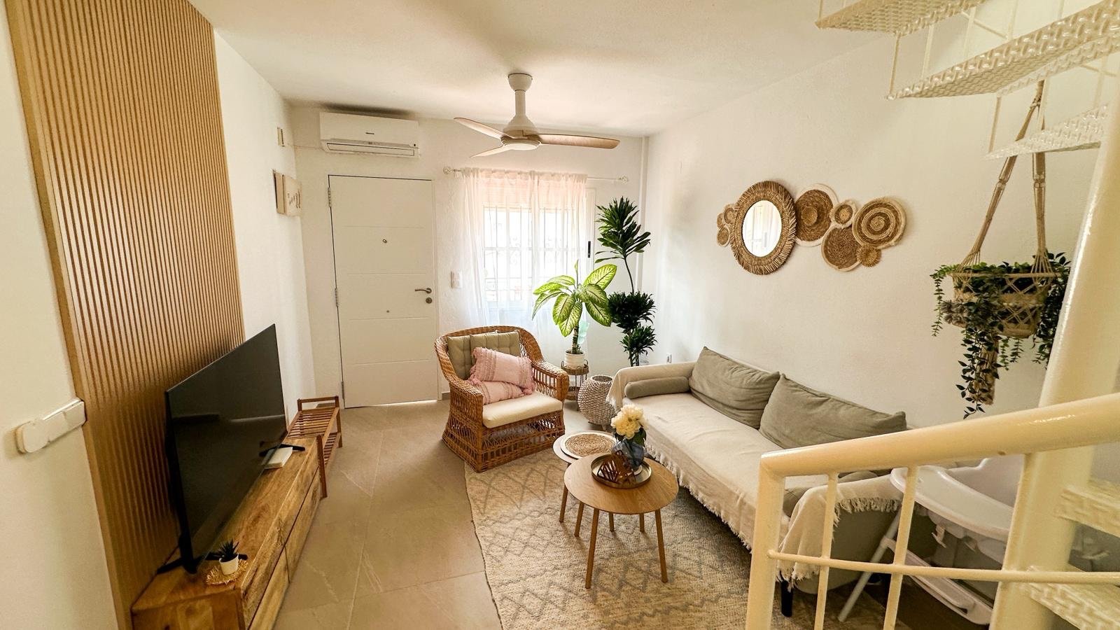 Orihuela Costa:  Willkommen in dieser einladenden Wohnung im Herzen von&nbsp;Playa Flamenca, ideal gelegen, nur 10 Gehminuten vom beliebten Einkaufszentrum La Zen 