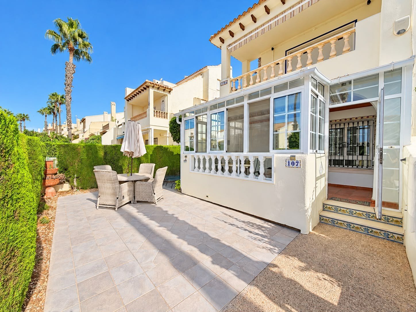 Las Ramblas:   Today we are delighted to present this beautiful 2-bedroom, 2-bathroom apartment, ideally located on the highly sought-after Las Ramblas Golf Course 