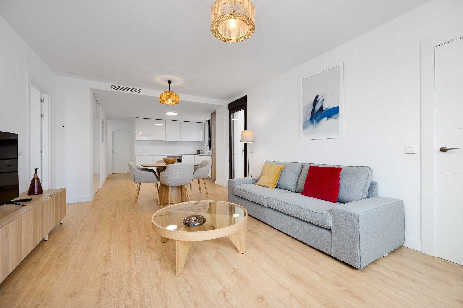Brandneues Penthouse mit privatem Solarium in Villamartín, PAU 8 Orihuela Costa. Entdecken Sie diese dritte Etage Penthouse mit Aufzug, in der belie