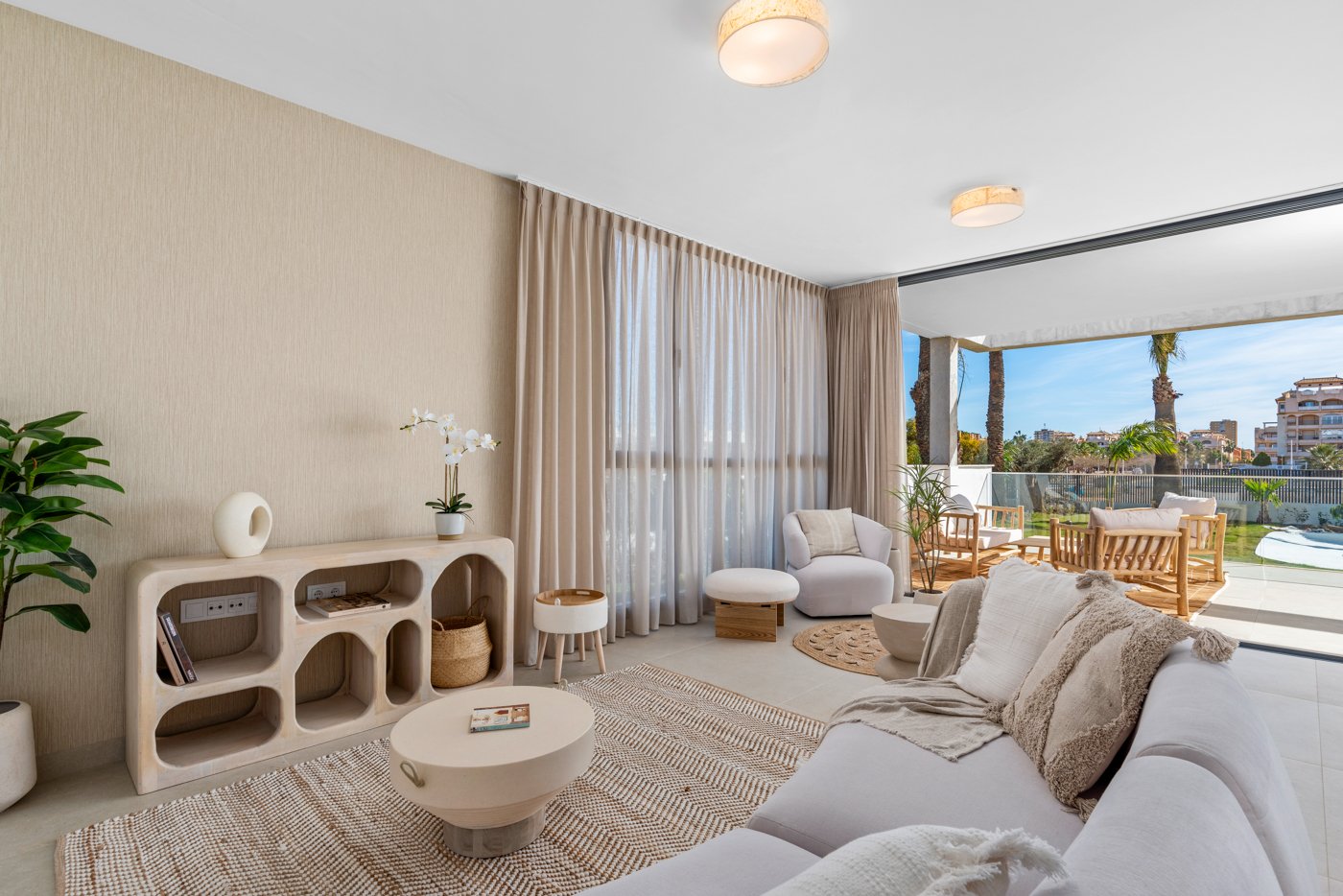 Dieses Wohnresort auf den charmanten Kleinen Inseln bietet ein einzigartiges Wohnerlebnis mit Meerblick. Es besteht aus 33 Immobilien, und die Bewohn