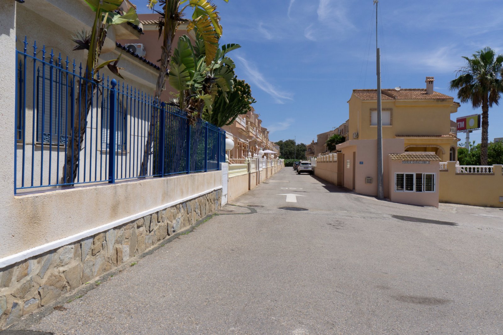 Strategisch gelegenes Reihenhaus, an der Grenze zwischen Playa Flamenca und La Zenia und nur einen kurzen Spaziergang vom sandigen Strand La