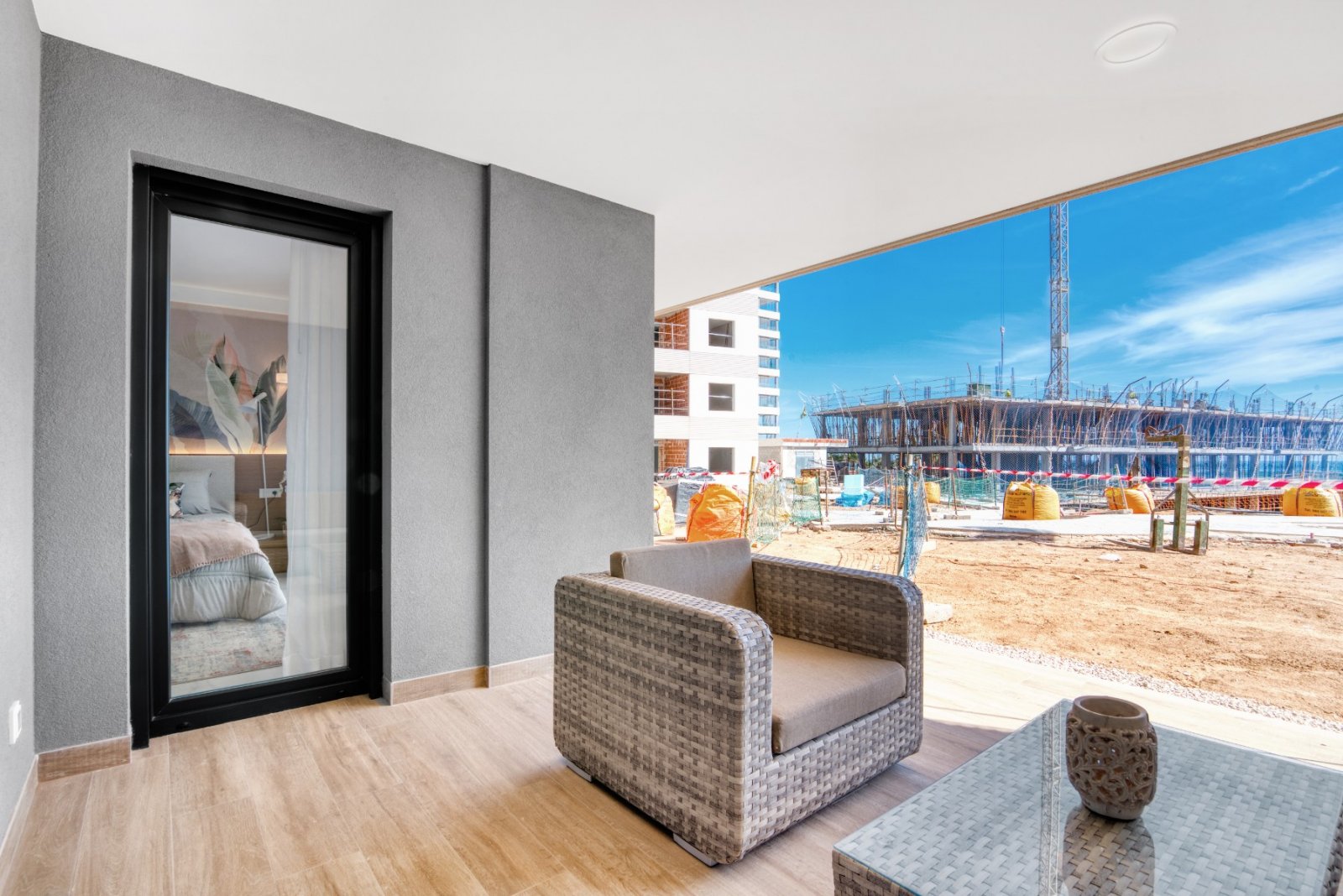Experience luxury living with exclusive views of the sea and beach in Punta Prima, Torrevieja. This development offers 2- and 3-bedroom apartments,
