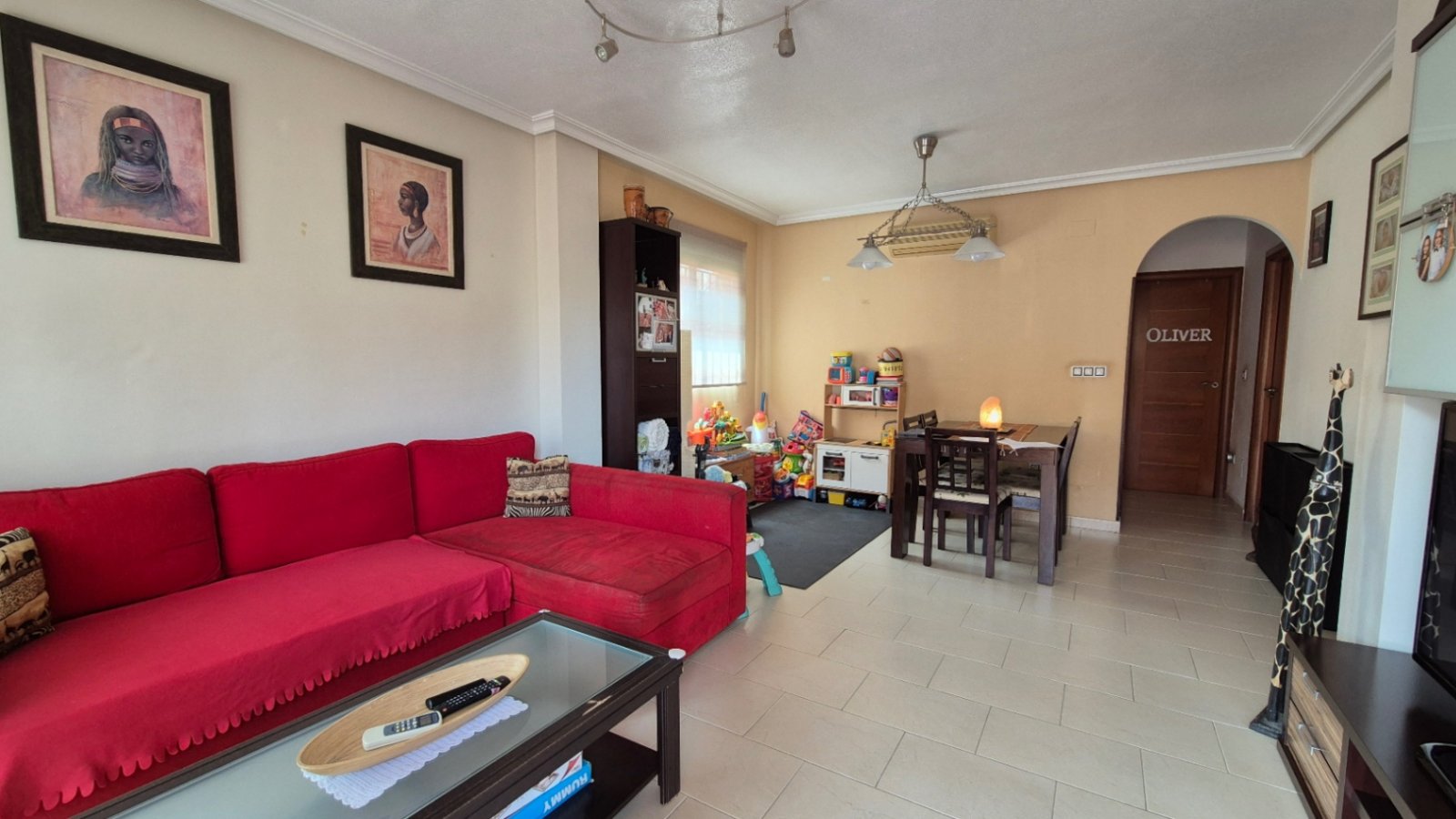 Charmante 2-Schlafzimmer-Villa in Aguas Nuevas, Sektor 25 - Torrevieja

Diese reizende, nach Südosten ausgerichtete, unabh