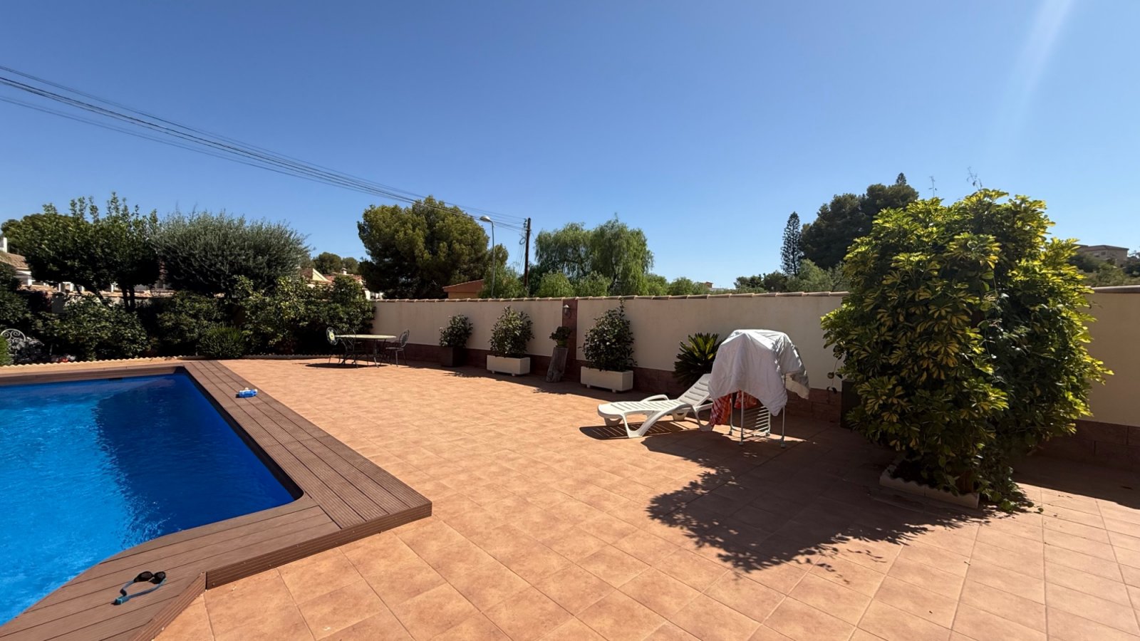 Makellose 7-Schlafzimmer-Villa mit Salzwasserpool in Los Balcones

Entdecken Sie diese außergewöhnliche, komplett renovier