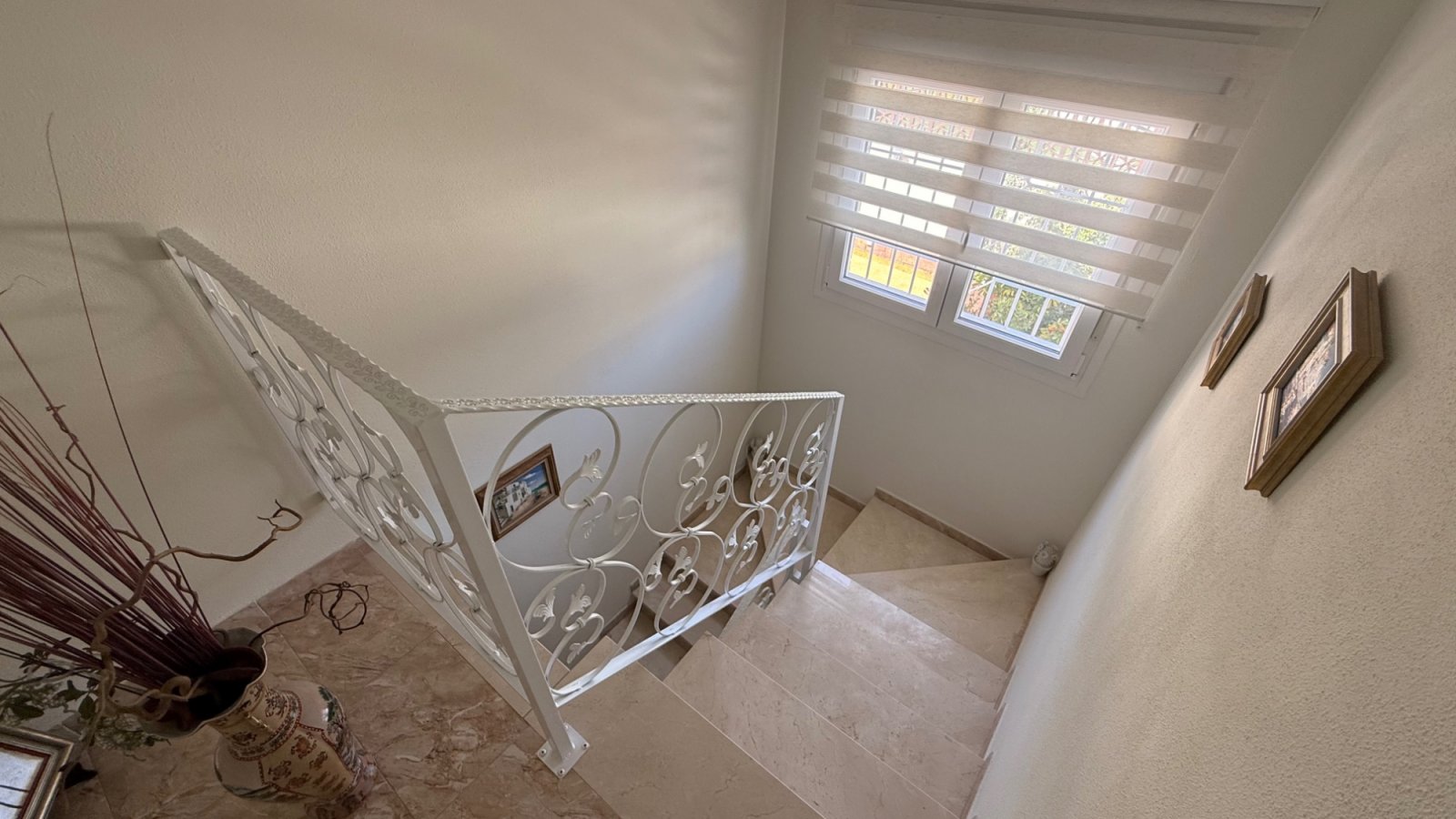 Makellose 7-Schlafzimmer-Villa mit Salzwasserpool in Los Balcones

Entdecken Sie diese außergewöhnliche, komplett renovier
