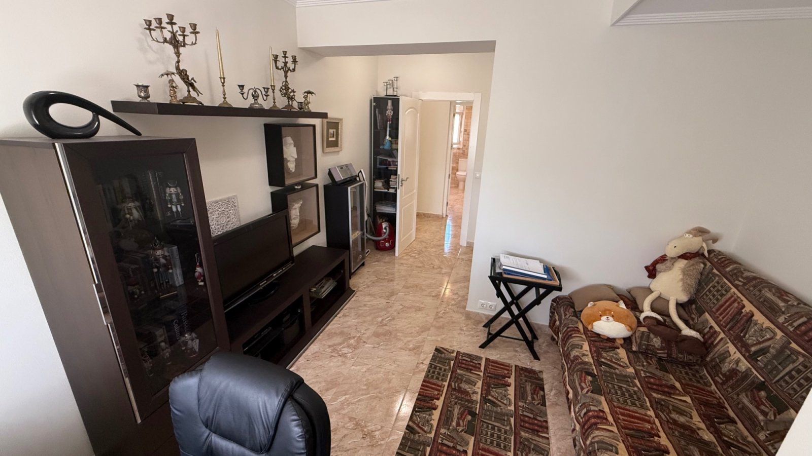 Makellose 7-Schlafzimmer-Villa mit Salzwasserpool in Los Balcones

Entdecken Sie diese außergewöhnliche, komplett renovier