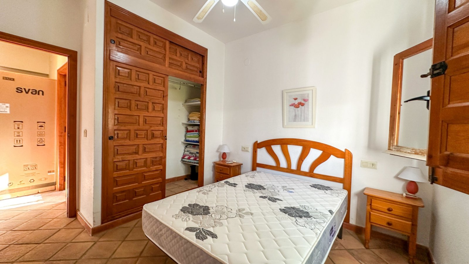  Wir präsentieren Ihnen diese einzigartige Villa im mediterranen Stil in Cabo Roig, einer der begehrtesten Gegenden der südlichen Costa Blanca und der