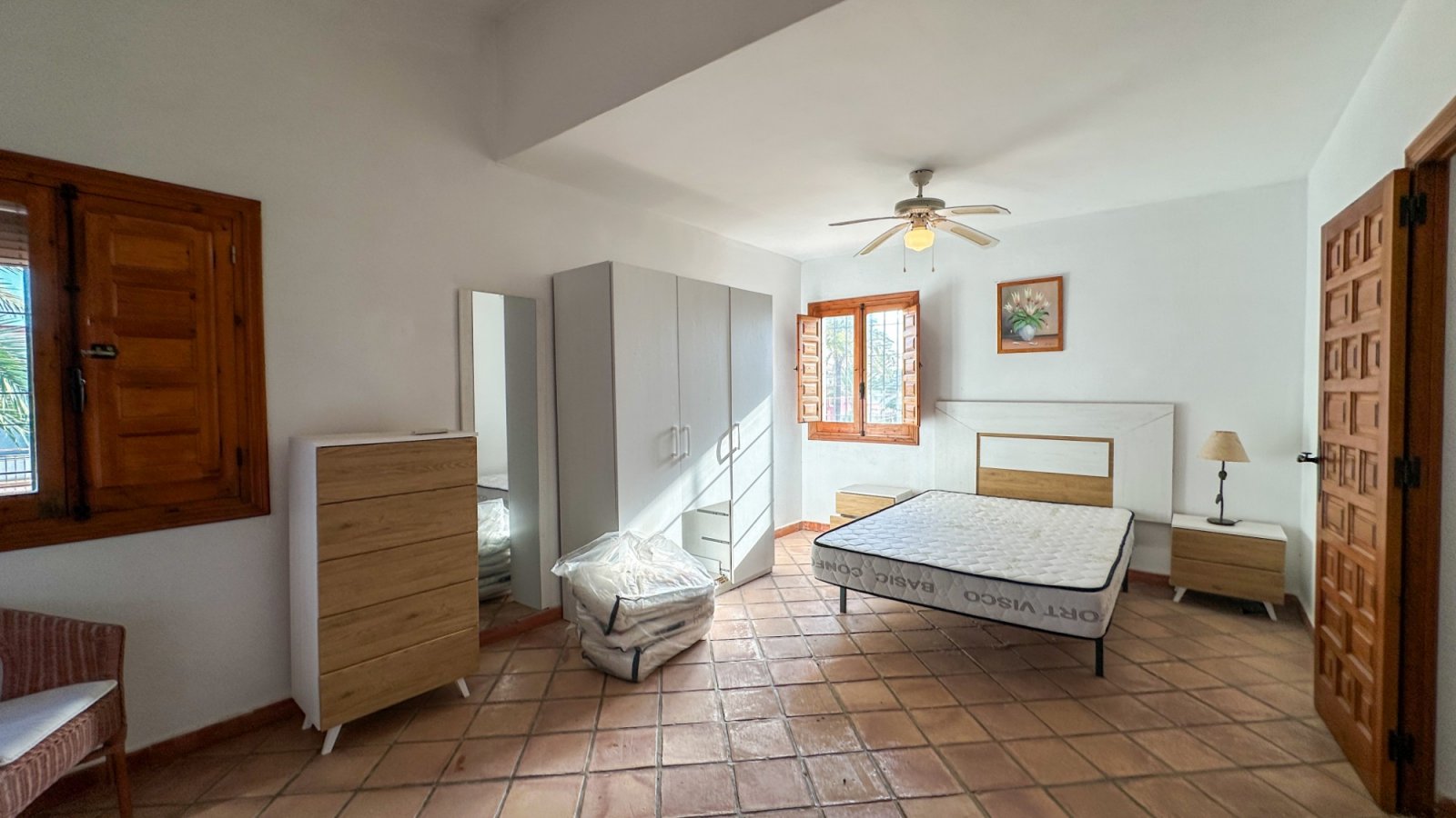  Wir präsentieren Ihnen diese einzigartige Villa im mediterranen Stil in Cabo Roig, einer der begehrtesten Gegenden der südlichen Costa Blanca und der