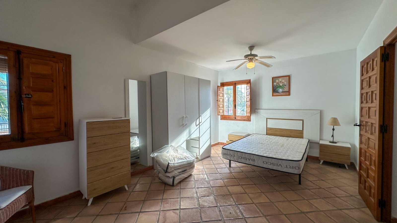 Wir präsentieren Ihnen diese einzigartige Villa im mediterranen Stil in Cabo Roig, einer der begehrtesten Gegenden der südlichen Costa Blanca und der