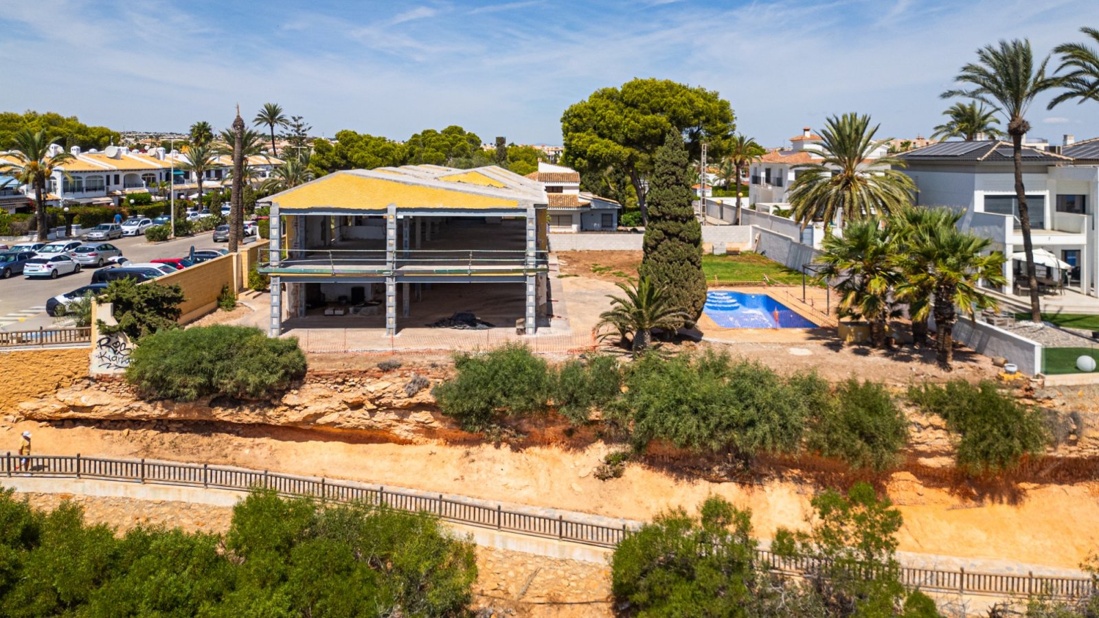  857Das letzte verfügbare Strandgrundstück in Cabo Roig steht zum Verkauf. Traumhafte Aussicht und Top-Lage!&amp;#13;&amp;#13;
Eine alte Vil