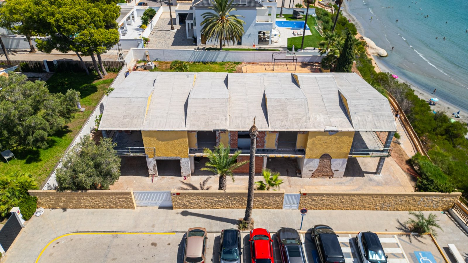  857Das letzte verfügbare Strandgrundstück in Cabo Roig steht zum Verkauf. Traumhafte Aussicht und Top-Lage!&amp;#13;&amp;#13;
Eine alte Vil
