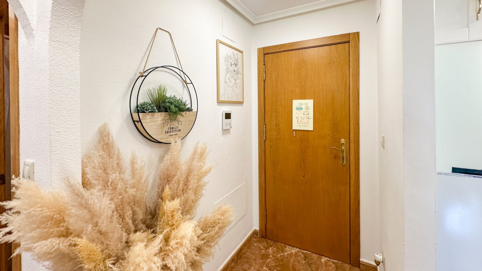 Renovierte Wohnung in der Nähe des Yachthafens Guardamar del Segura zu verkaufen.

Diese renovierte 2-Zimmer-Wohnung mit 2
