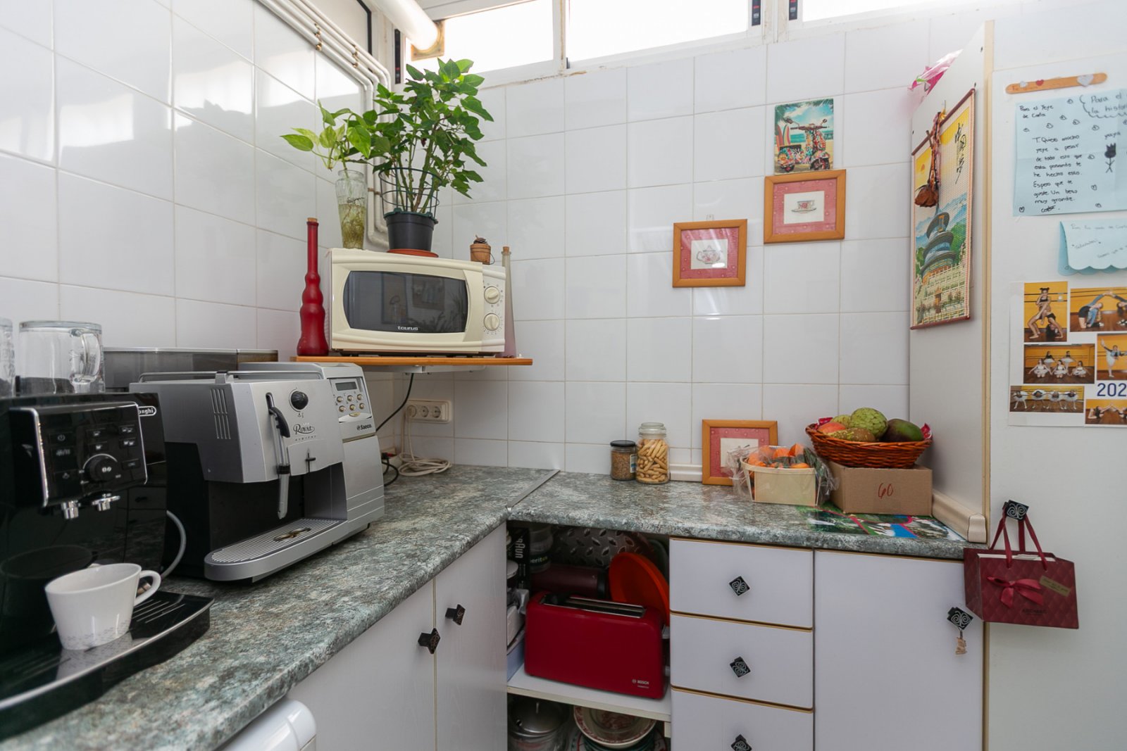 Dieses wunderschöne Eck-Quadhaus mit 85 m² Wohnfläche vereint Komfort, Stil und Funktionalität – ideal als ganzjähriger Wohnsitz oder als Ferienhaus