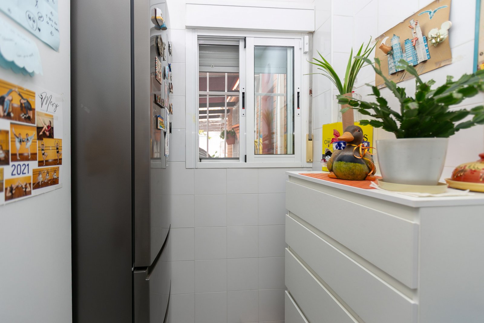 Dieses wunderschöne Eck-Quadhaus mit 85 m² Wohnfläche vereint Komfort, Stil und Funktionalität – ideal als ganzjähriger Wohnsitz oder als Ferienhaus