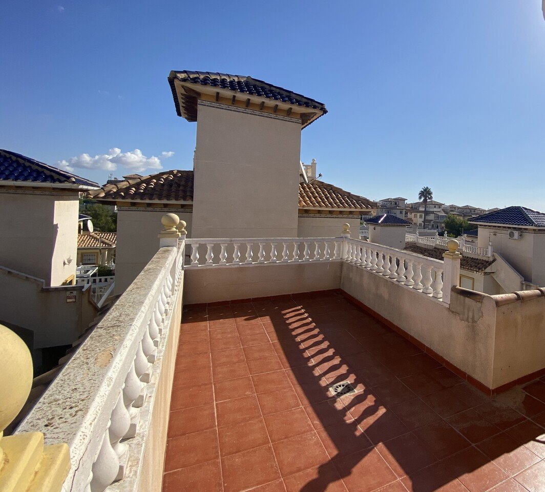   Fabulous renovated 5 bedroom villa with private pool, perfectly situated in the vibrant area of La Zenia. Offering a seamless blend of modern comfor