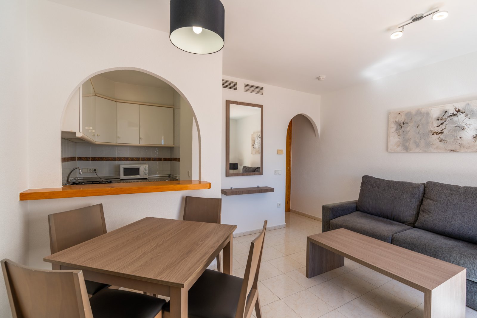  In der schönen Stadt Calpe gelegen, bietet diese Wohnanlage eine Vielzahl von Wohnmöglichkeiten, die auf unterschiedliche Bedürfnisse und Vorlieben z
