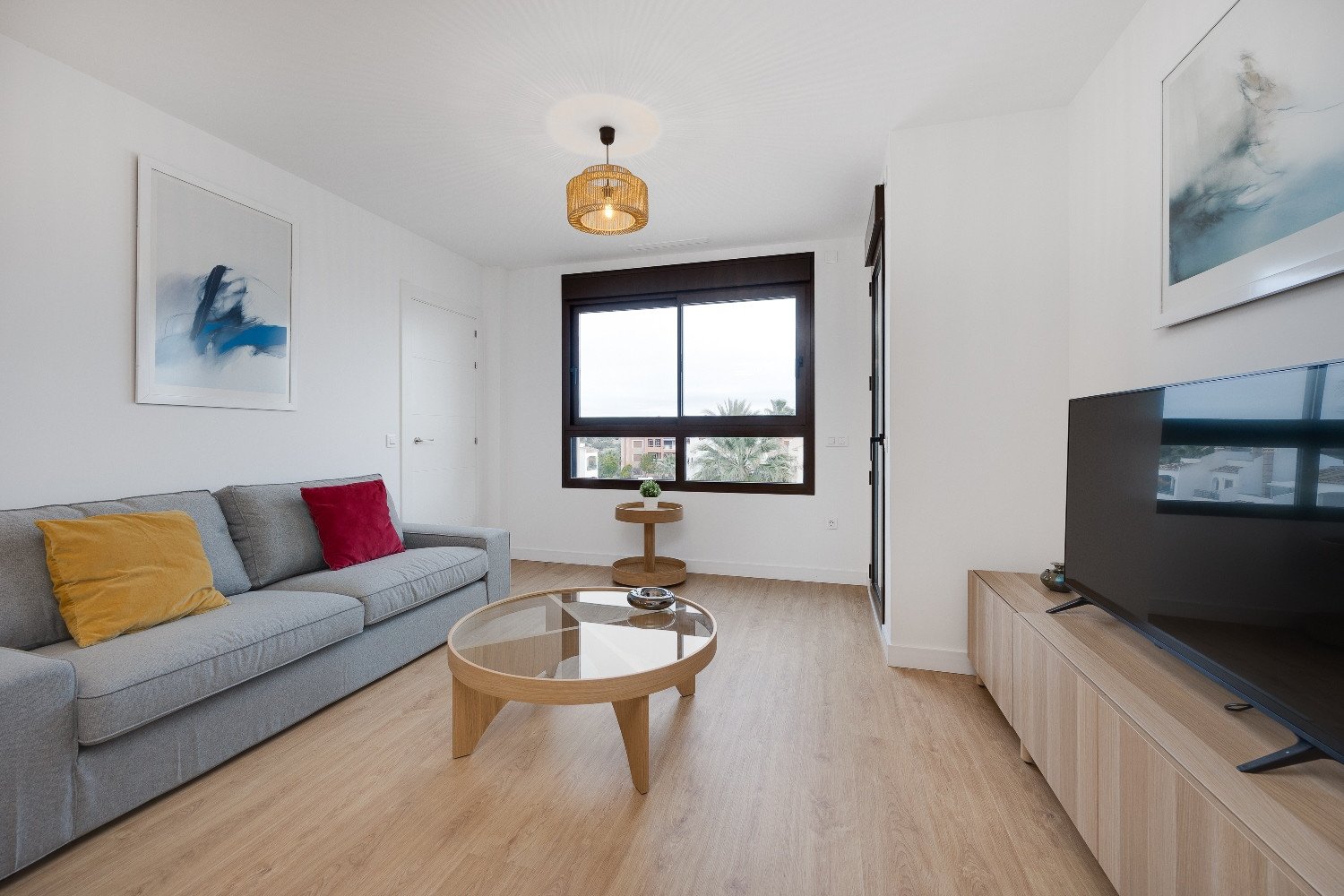 Brandneues Penthouse mit privatem Solarium in Villamartín, PAU 8 Orihuela Costa. Entdecken Sie diese dritte Etage Penthouse mit Aufzug, in der belie