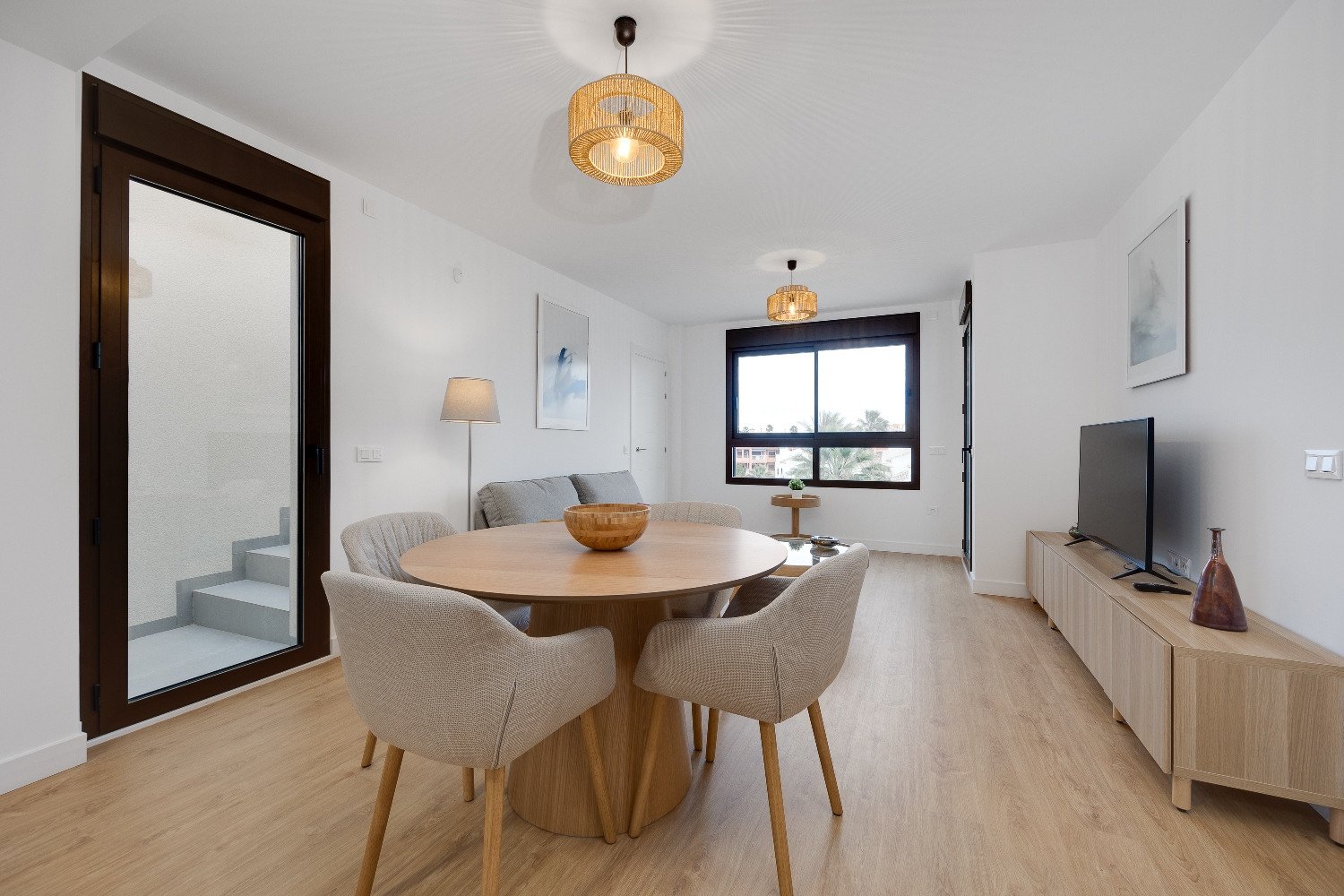 Brandneues Penthouse mit privatem Solarium in Villamartín, PAU 8 Orihuela Costa. Entdecken Sie diese dritte Etage Penthouse mit Aufzug, in der belie
