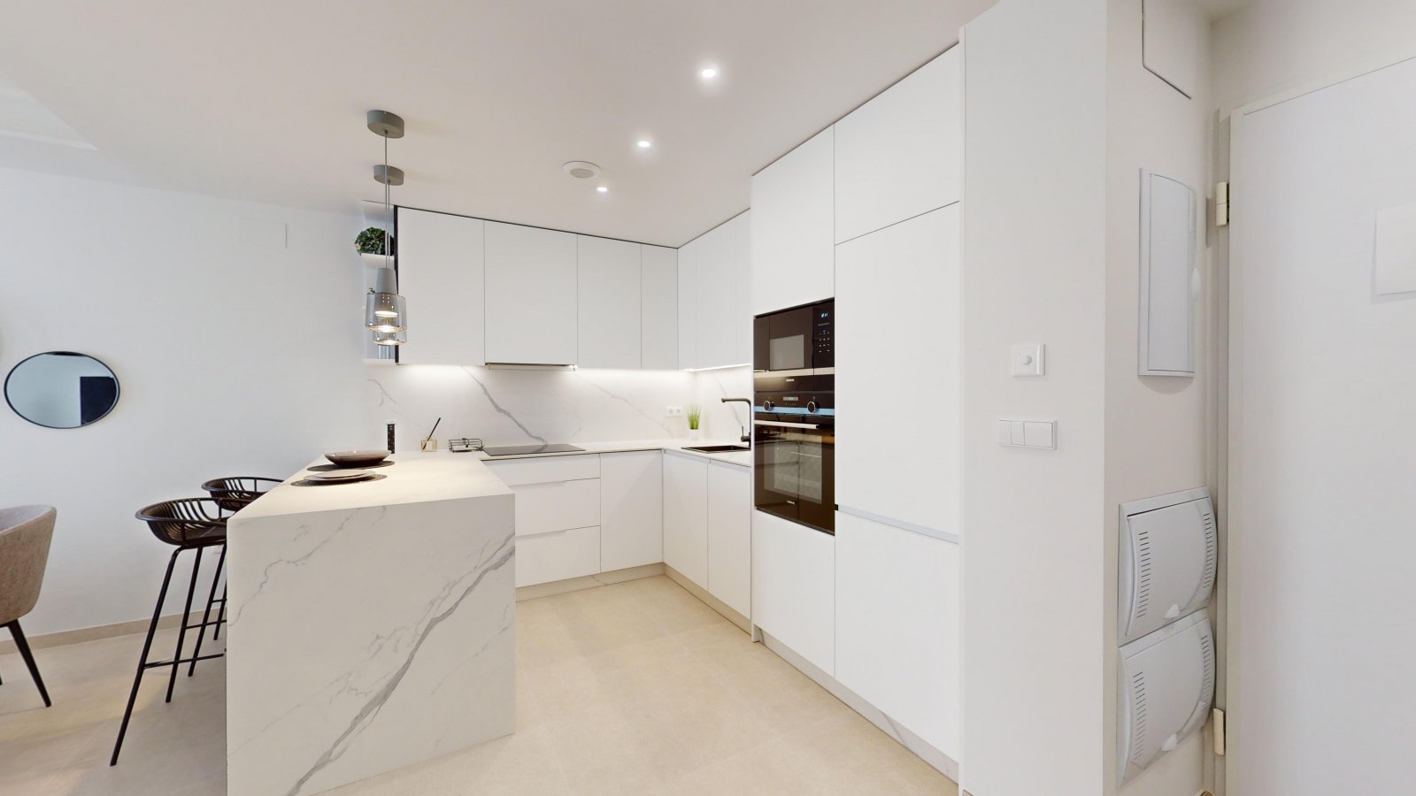 In der prestigeträchtigen Gegend von Cabo Roig gelegen, bietet diese Wohnanlage eine Auswahl von 23 Immobilien, darunter Apartments, Erdgeschosswohnu