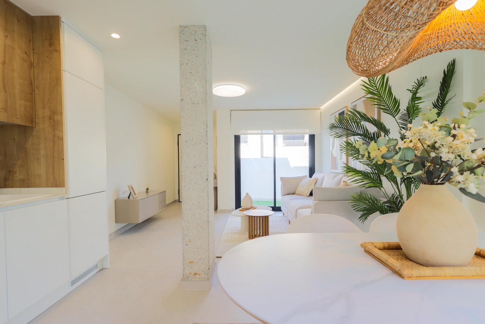  In der wunderschönen Gegend von Orihuela Costa gelegen, bietet diese exklusive Villa eine einzigartige Gelegenheit, eine privilegierte Umgebung zu ge