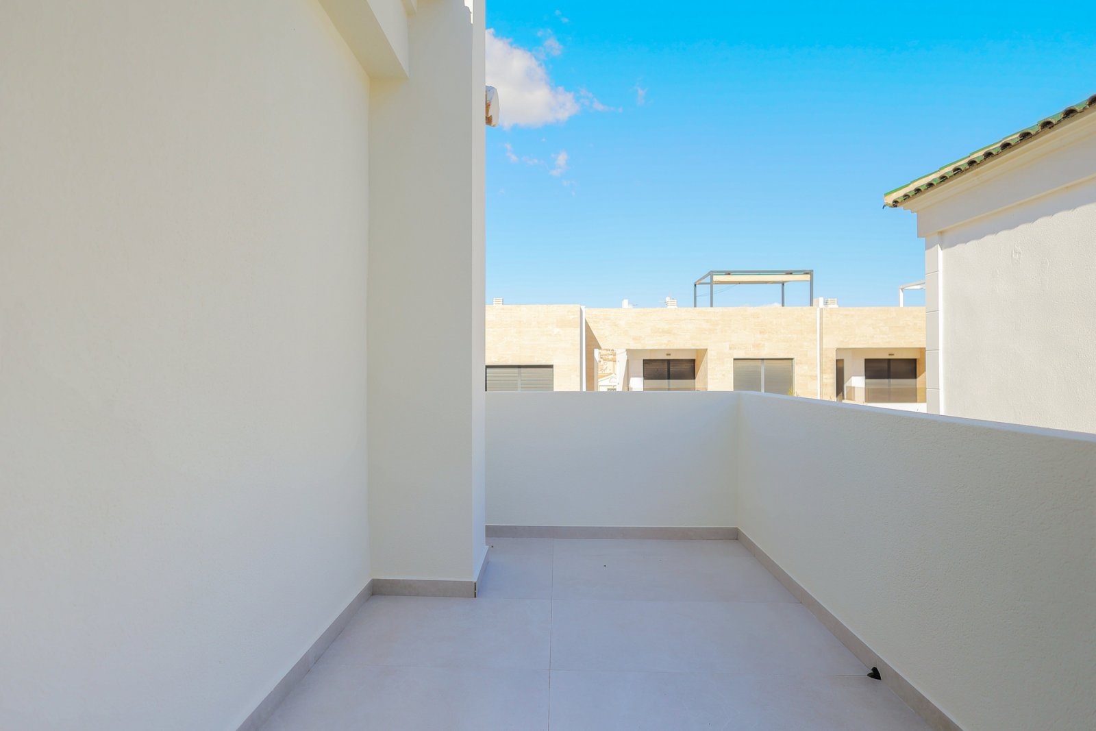  In der wunderschönen Gegend von Orihuela Costa gelegen, bietet diese exklusive Villa eine einzigartige Gelegenheit, eine privilegierte Umgebung zu ge