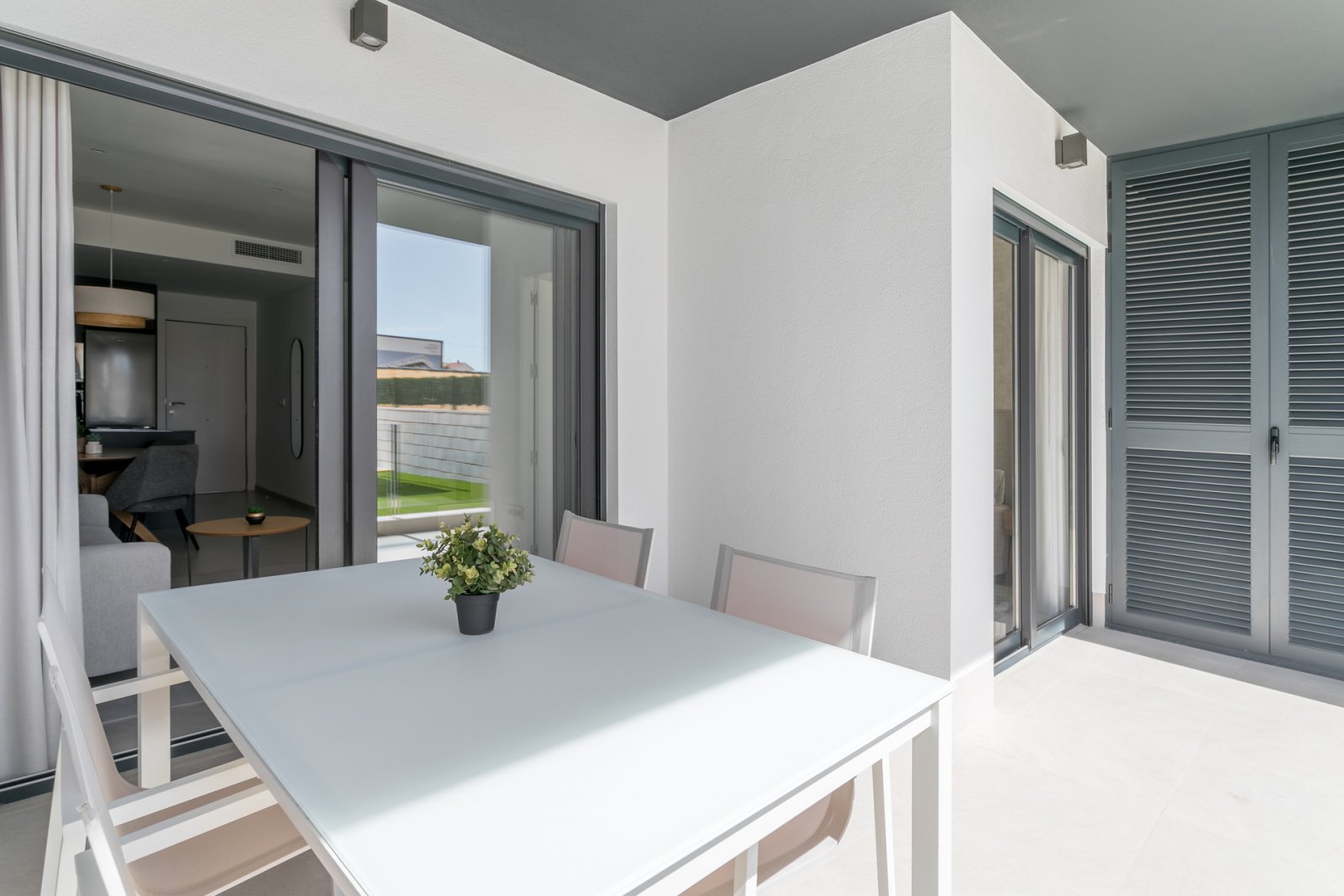 In der schönen Stadt Torrevieja gelegen, bietet diese Wohnanlage eine Vielzahl von Wohnmöglichkeiten, die auf unterschiedliche Bedürfnisse und Lebens